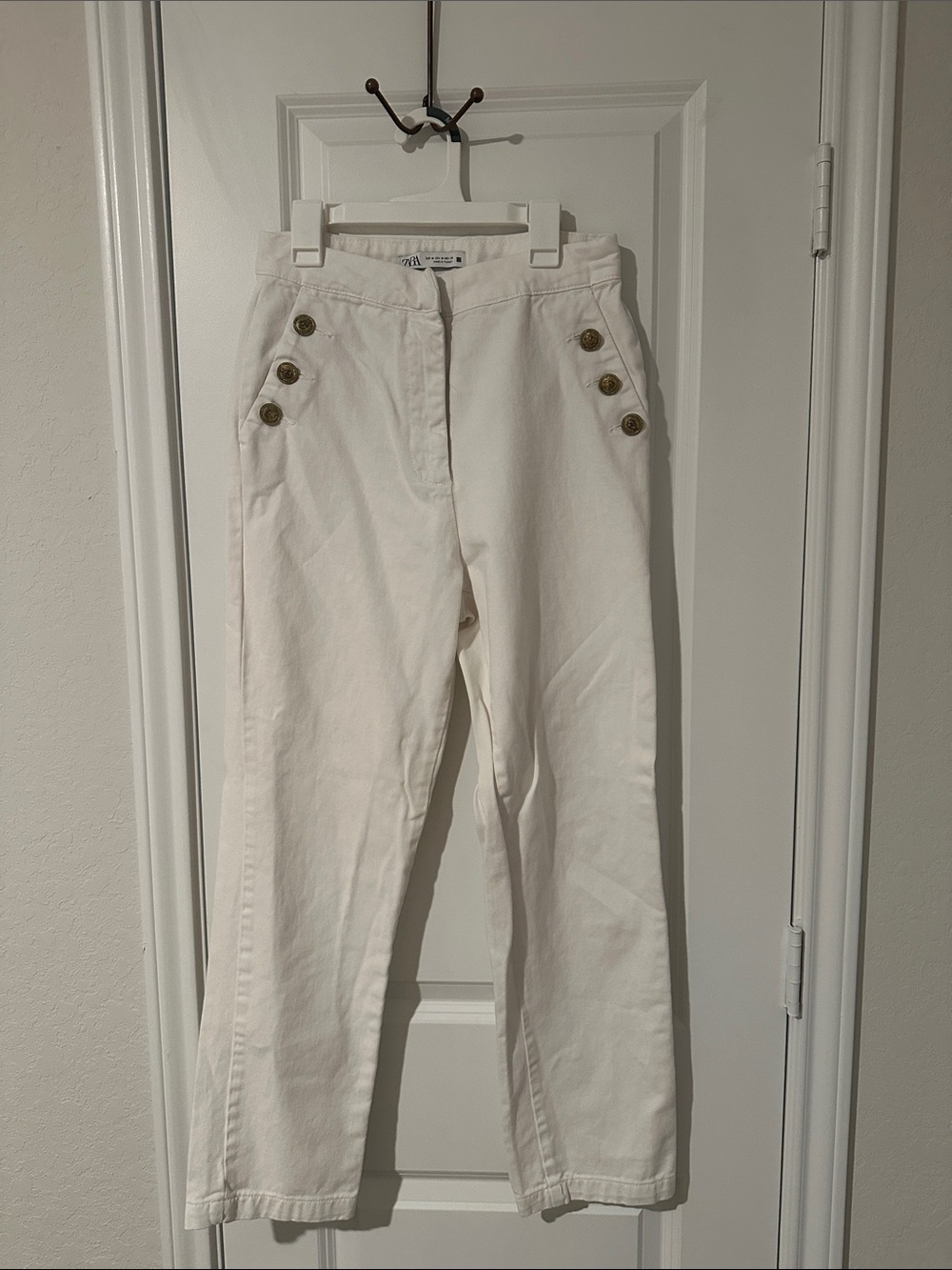 Zar White Pants with Button Detail